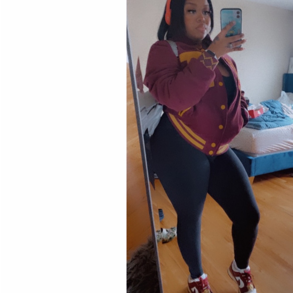 Meet your Posher, Deanjolé